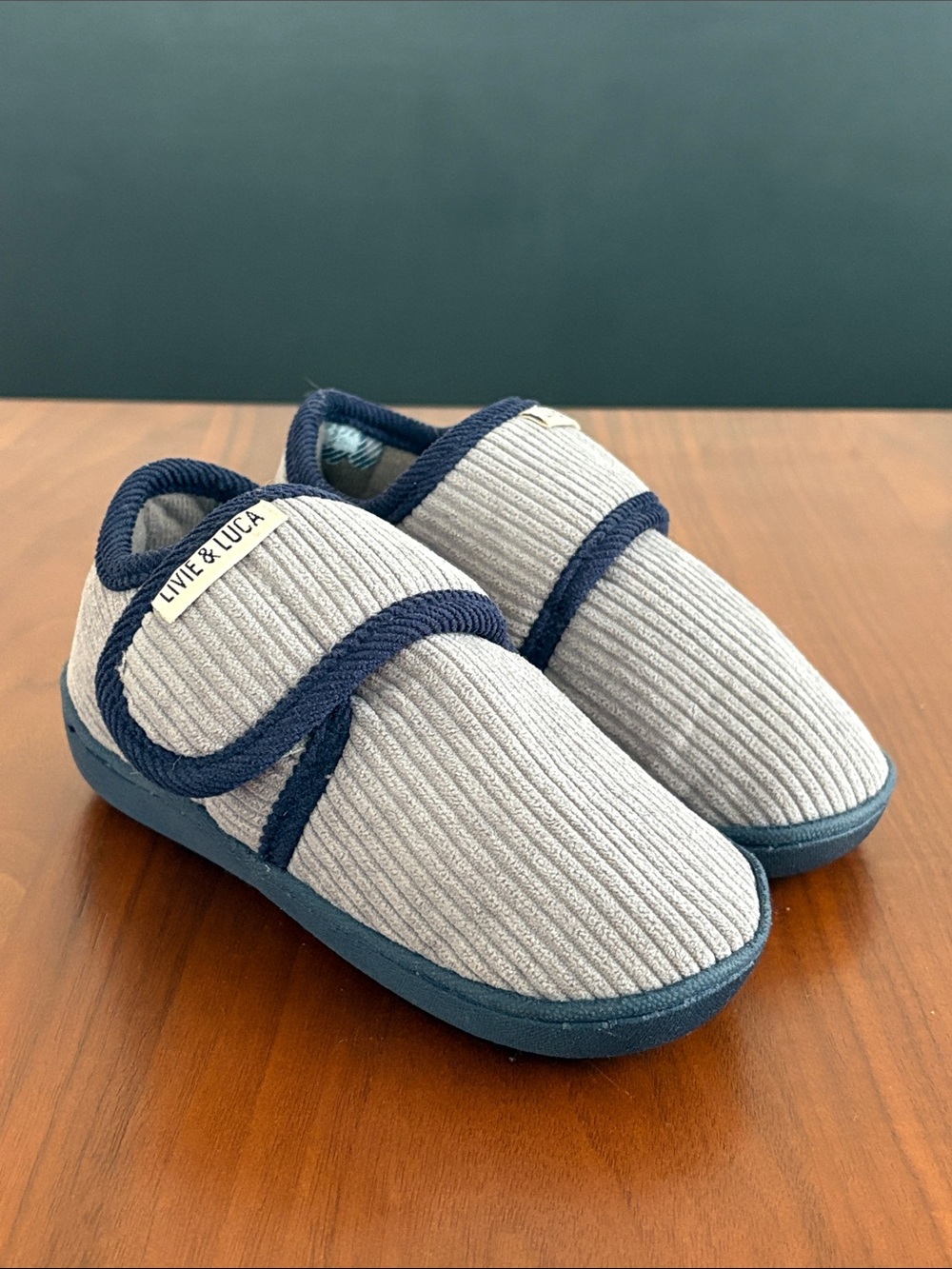 Livie & Luca, navy and gray, Hug Slipper, size Small (8/9)